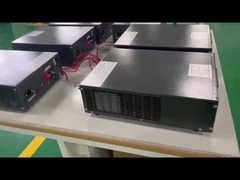 L'alimentation en courant continu programmable avec une résolution d'affichage de 10 mA adaptée aux environnements extrêmes